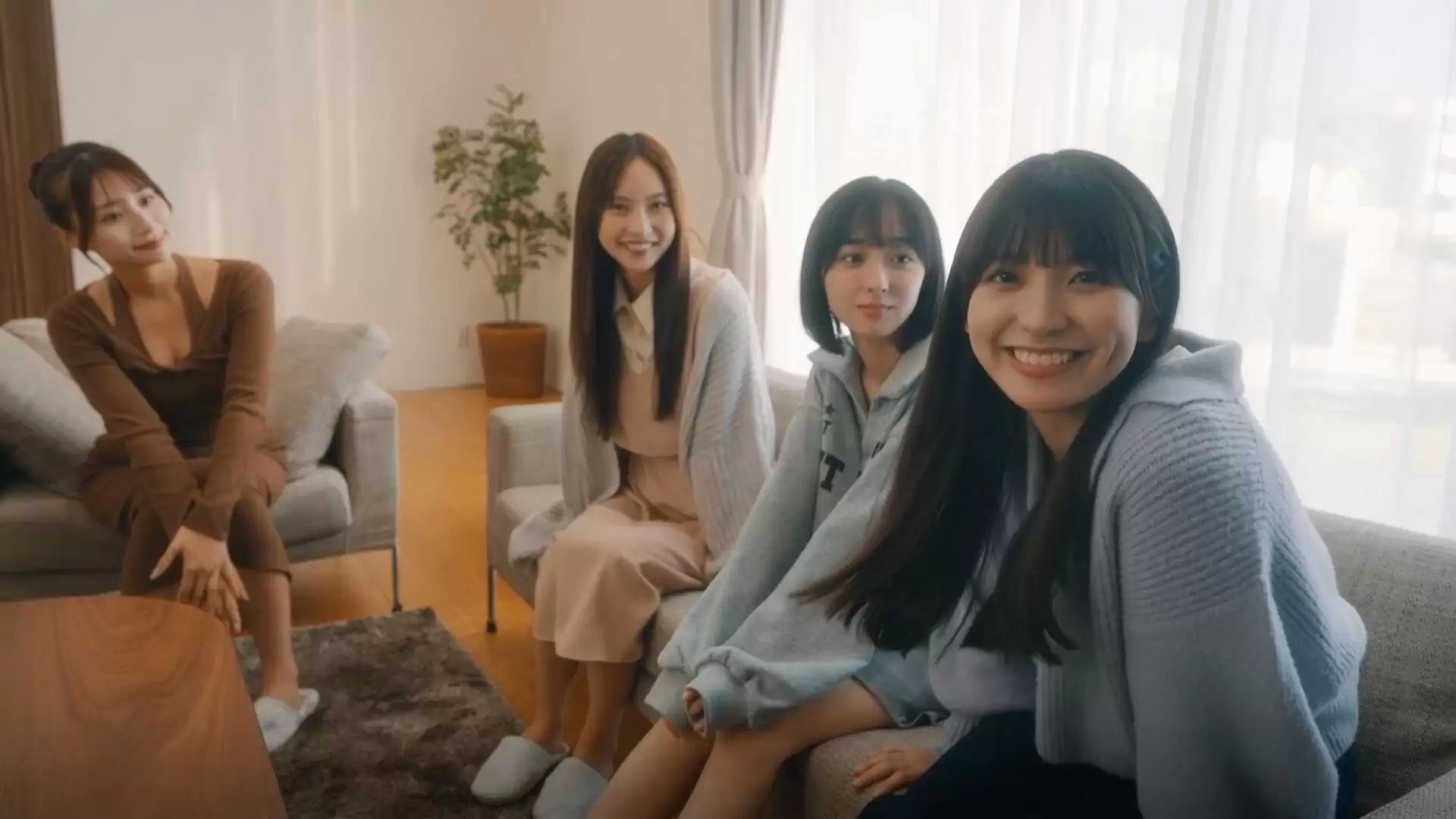 《嘟嘟嘟~恋爱信号响不停,美女室友们教我如何-17ns一起游戏网